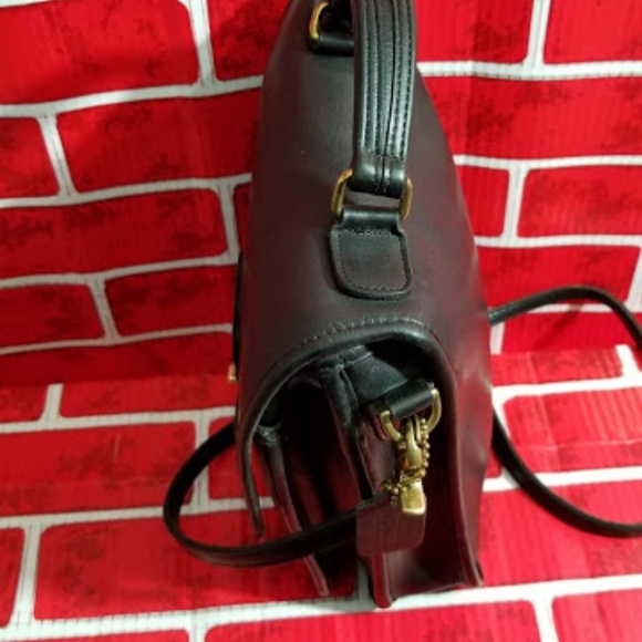 COACH-VINTAGE STATION BLACK CROSSBODY BAG - Picture 4 of 8
